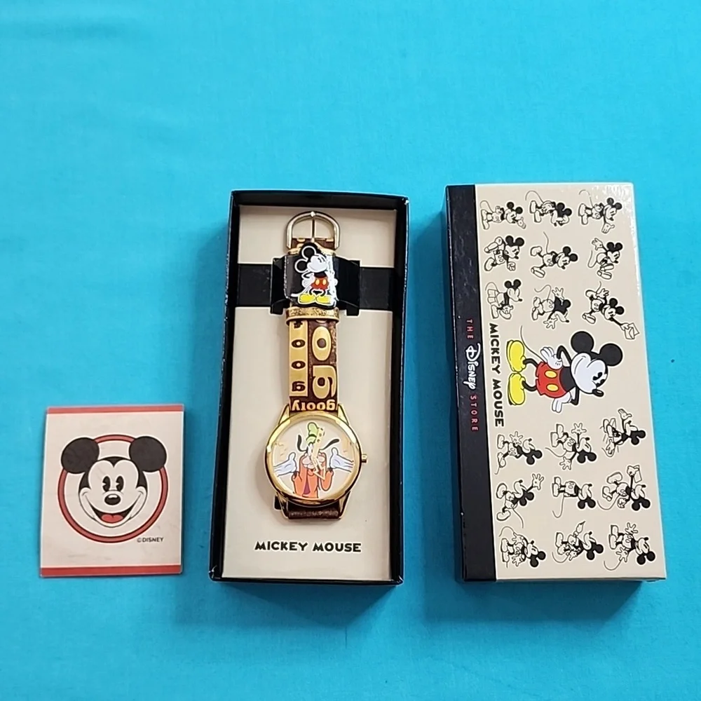 Vintage Rare Disney Gold Print Strap Goofy Watch